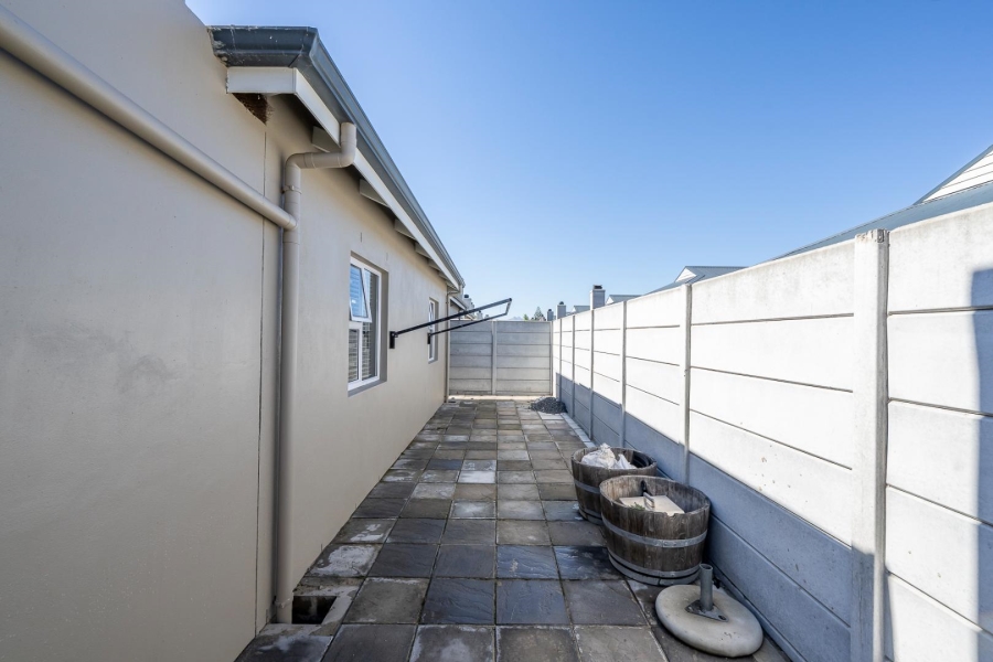 To Let 3 Bedroom Property for Rent in Zonnendal Western Cape